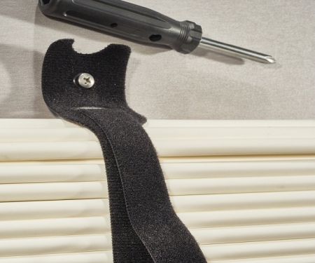 Hook & loop RipTie grommet in use