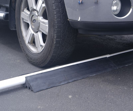 Rubberform 2 inch pipe ramp, black