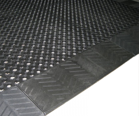Tread-safe interlocking flooring, rubber